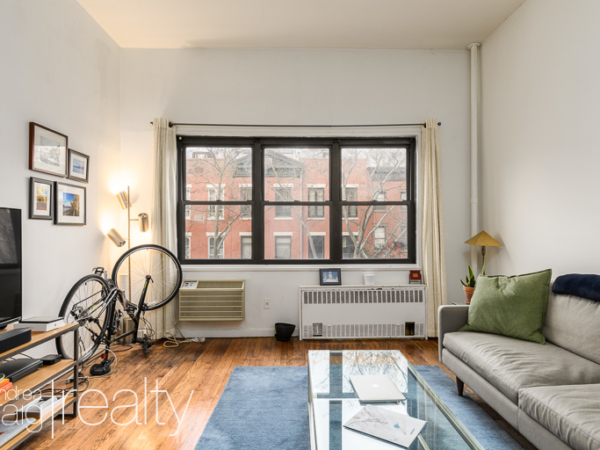 Spacious 1 Bedroom In Cobble Hill D Andrea Craig Realty