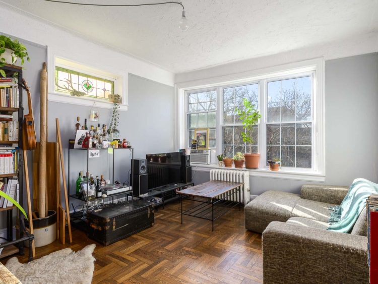 Top Floor 1 Bedroom in Carroll Gardens
