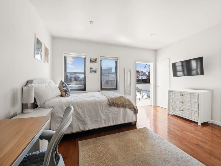 3 Bedroom w/Laundry & Roof Deck in East Village