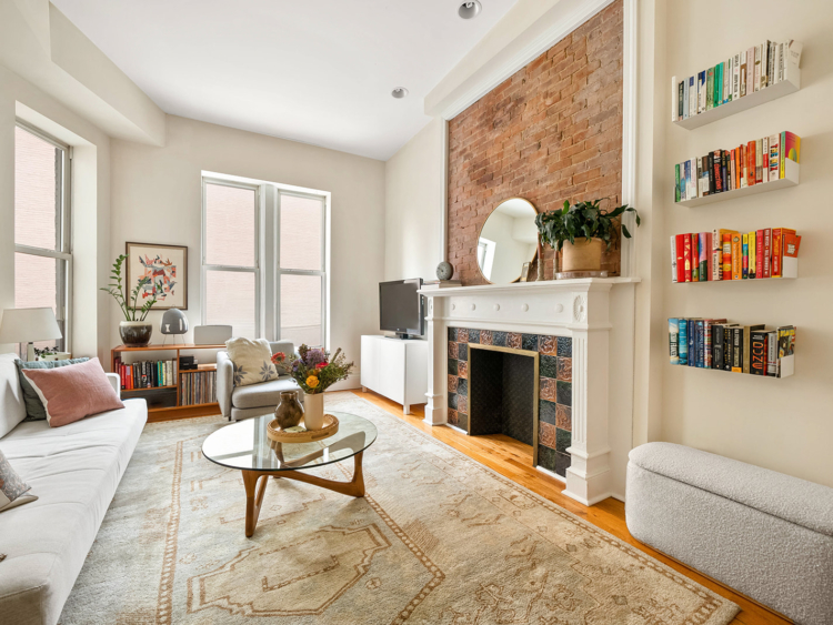 Renovated 2 Bedroom w/Laundry in Clinton Hill