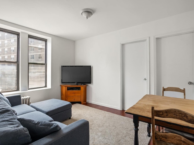 Top Floor 2 Bedroom in East Village