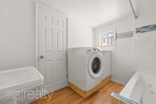 90 2nd St