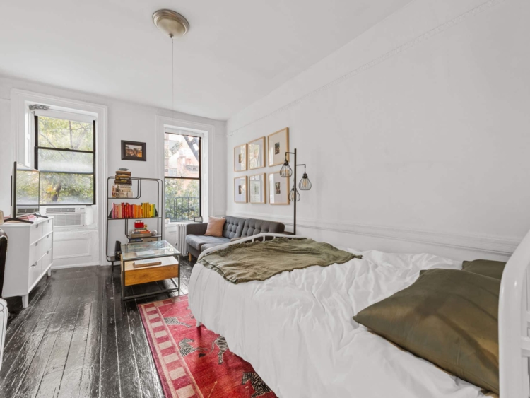 Unique Three-Room Studio w/Flexible Layout in Kips Bay